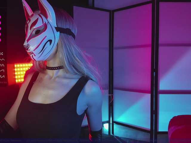 FemEnigma's BongaCams show and profile