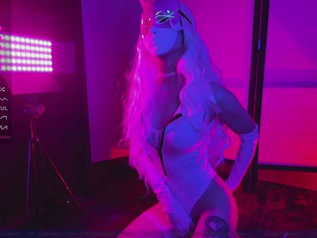 FemEnigma's BongaCams show and profile