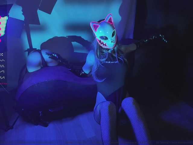 FemEnigma's BongaCams show and profile