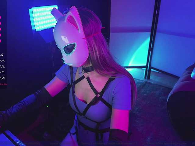 FemEnigma's BongaCams show and profile