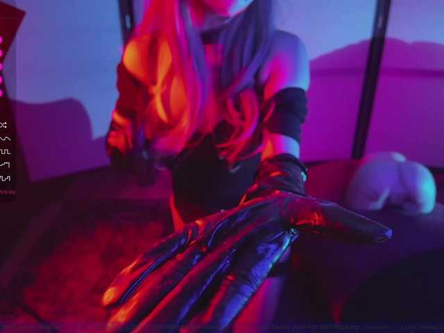 FemEnigma's BongaCams show and profile