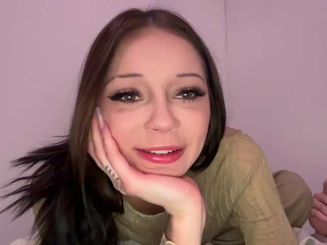 TinnyKitty's BongaCams show and profile