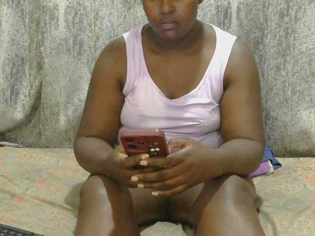 Bouncy-Emory's BongaCams show and profile