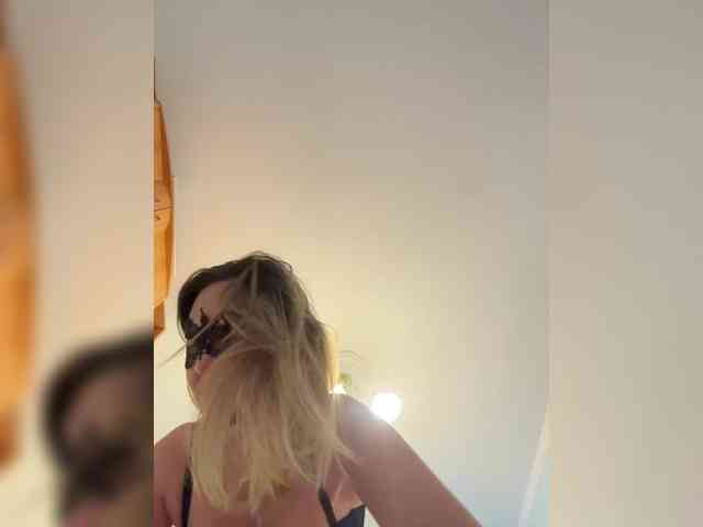 BIGTITTS-JANE webcam