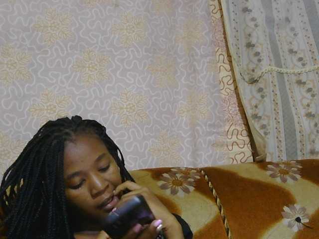 lunaeva webcam bongacams model stream image