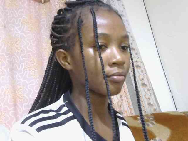 lunaeva Live Webcam on BongaCams