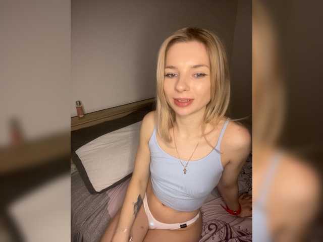 miahollis Profile Image