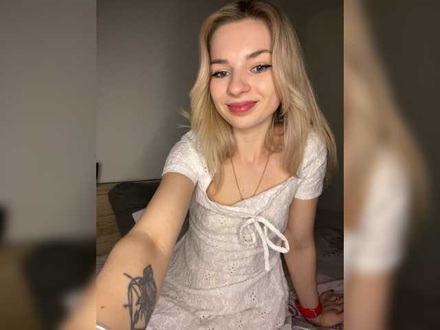 miahollis – webcam model profile photo