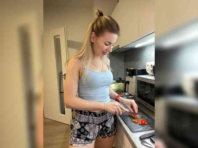 miahollis Live Webcam on BongaCams