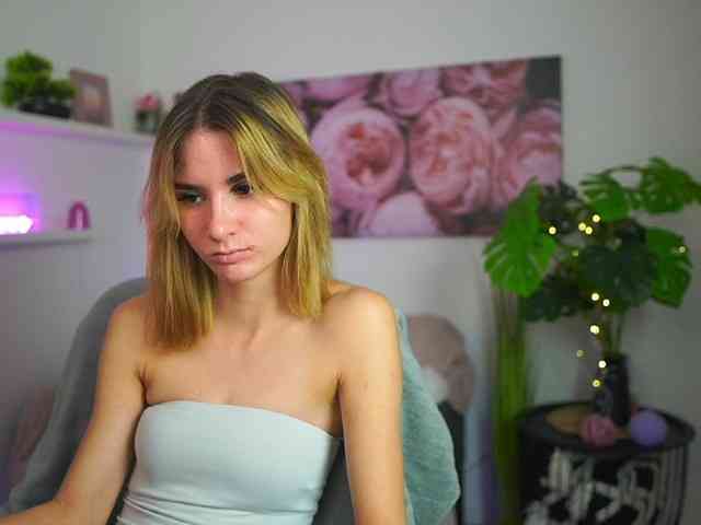 BellaYoungxXx webcam