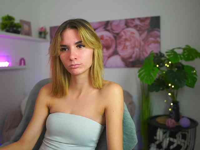 BellaYoungxXx webcam