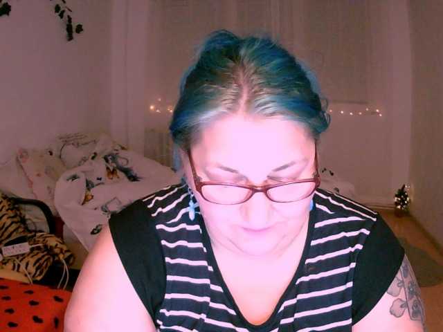 Preview of blondybigboobs