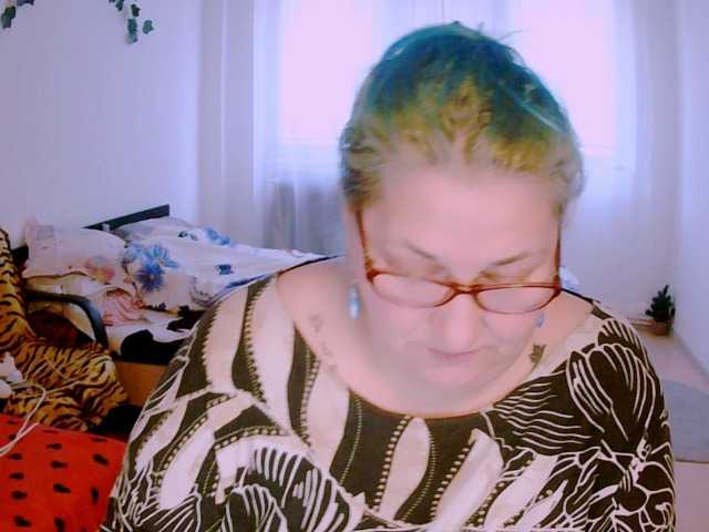 Preview of blondybigboobs