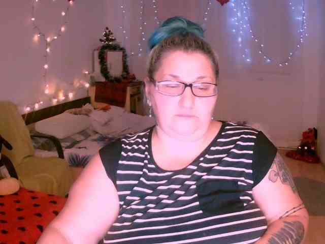 BlondyBigBoobs webcam