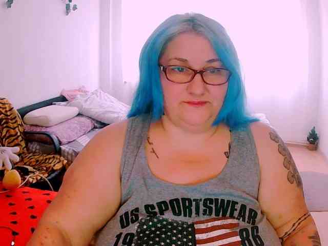 BlondyBigBoobs webcam