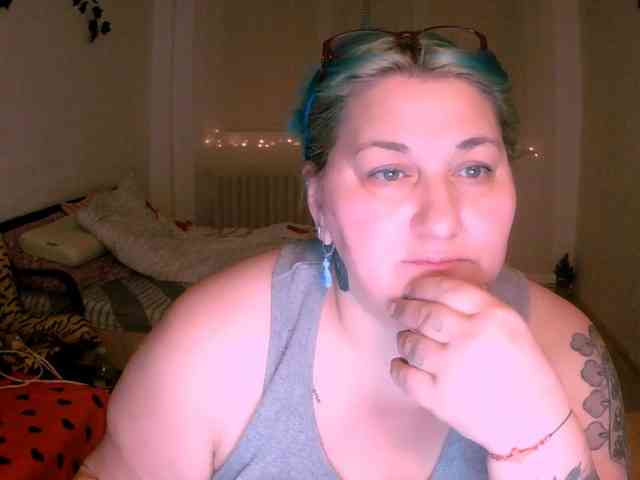 BlondyBigBoobs webcam