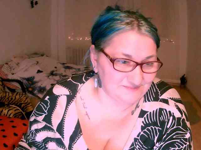 BlondyBigBoobs webcam