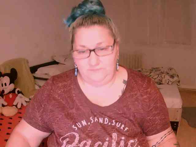 BlondyBigBoobs webcam