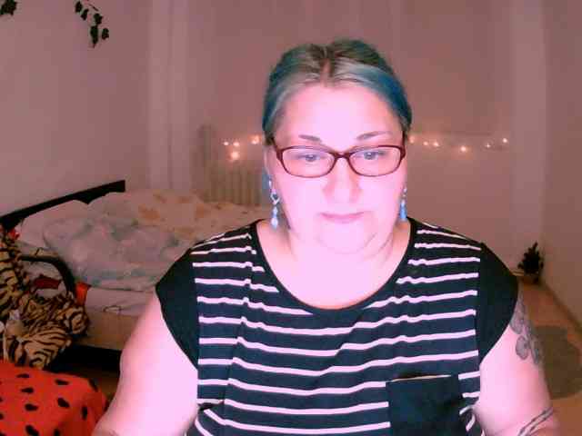 BlondyBigBoobs webcam