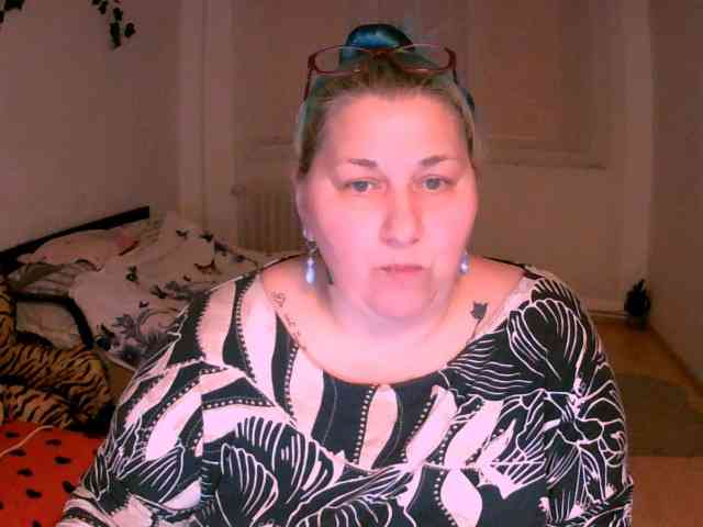 BlondyBigBoobs webcam