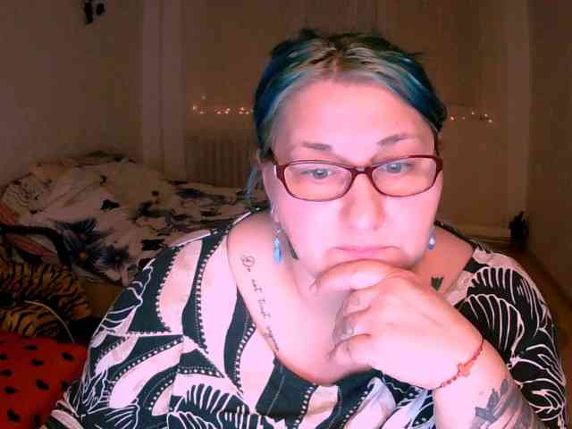 BlondyBigBoobs webcam