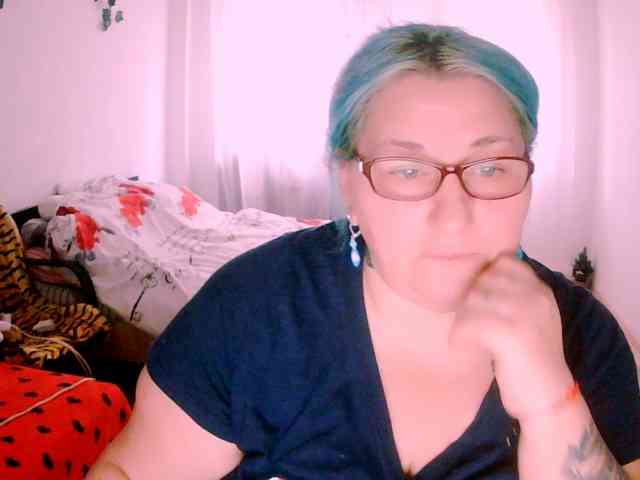 BlondyBigBoobs webcam