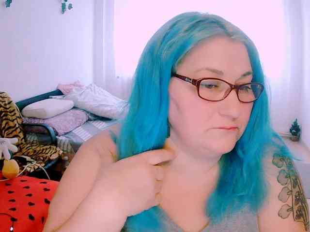 BlondyBigBoobs webcam