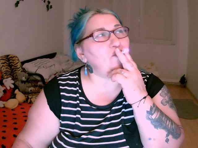 BlondyBigBoobs webcam