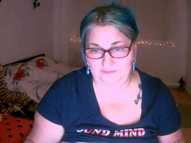 BlondyBigBoobs webcam