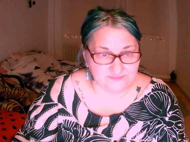 BlondyBigBoobs webcam