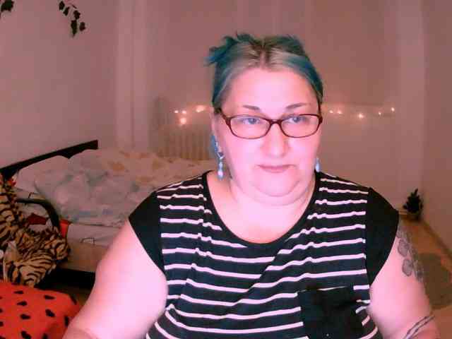 BlondyBigBoobs webcam