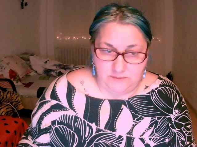 BlondyBigBoobs webcam