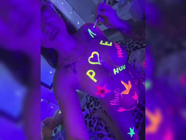 Dami-Marya's BongaCams show and profile