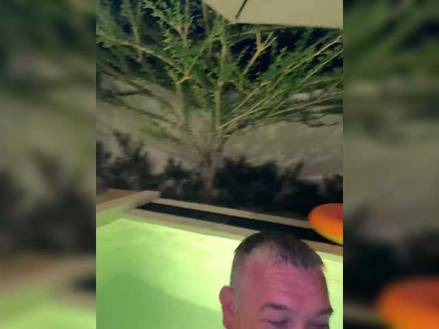 go to chat with Dami-Marina