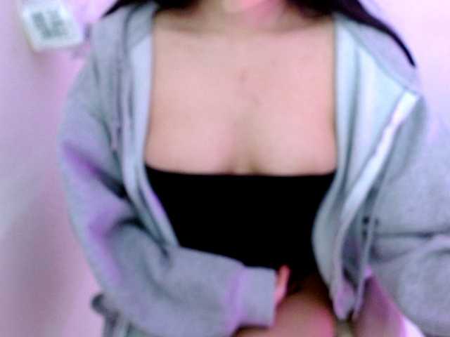 Bora2025's BongaCams show and profile