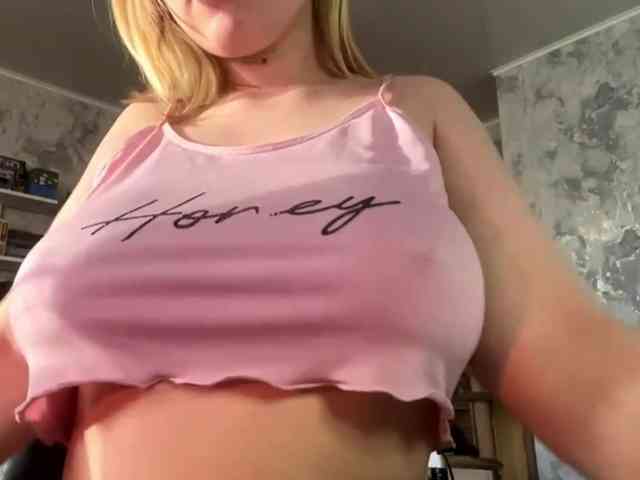 LorinaCertalich webcam