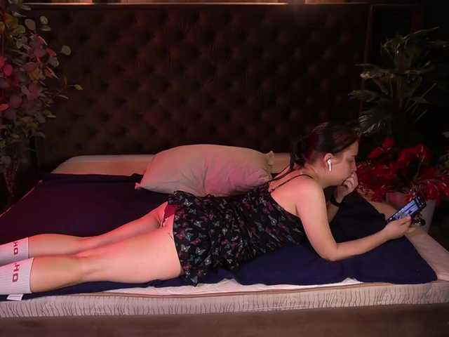 LiviaShy's BongaCams show and profile