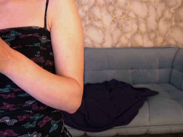 LiviaShy's BongaCams show and profile