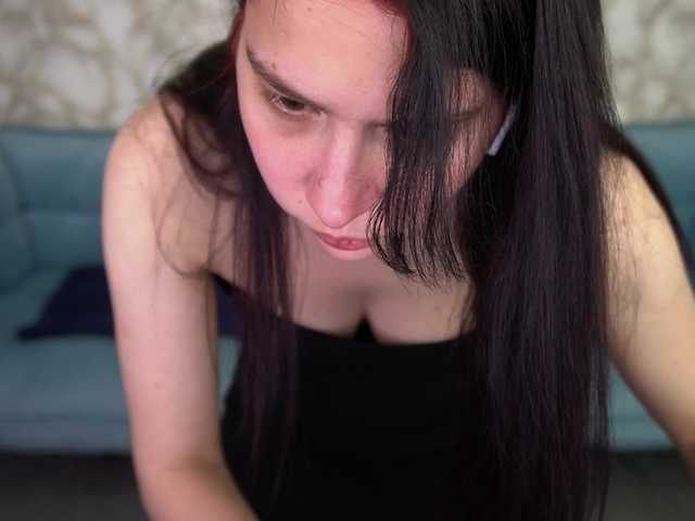 LiviaShy's BongaCams show and profile