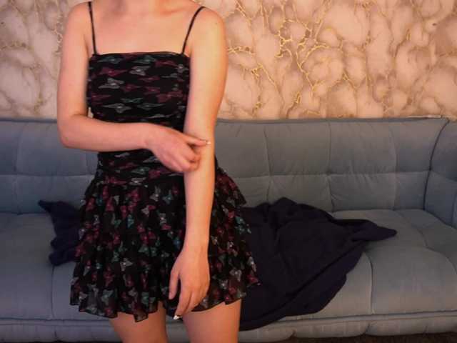 LiviaShy's BongaCams show and profile