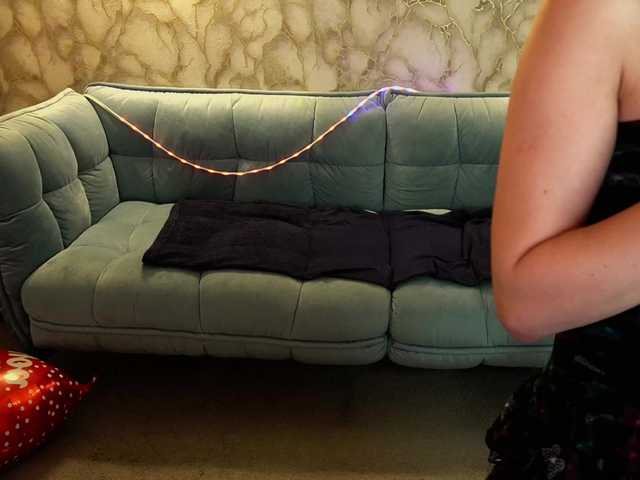 LiviaShy's BongaCams show and profile