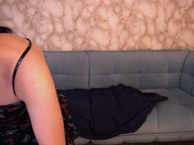 LiviaShy's BongaCams show and profile