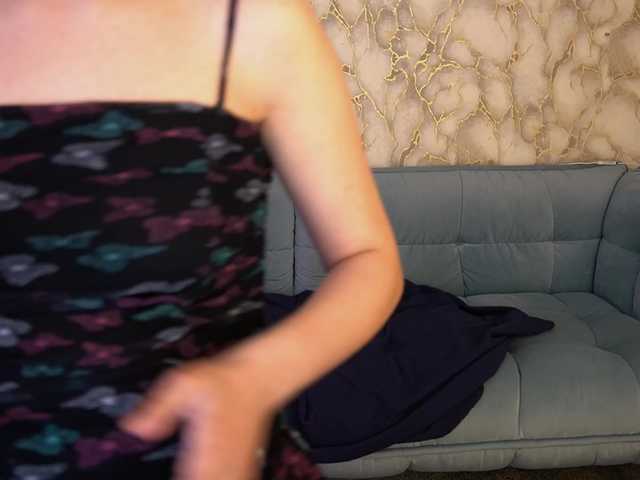 LiviaShy's BongaCams show and profile