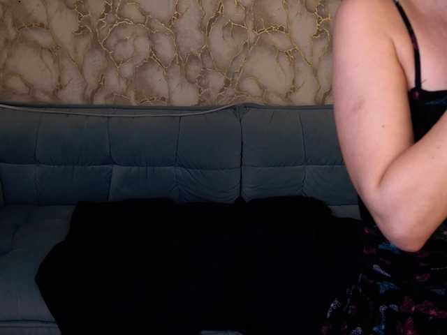 LiviaShy's BongaCams show and profile