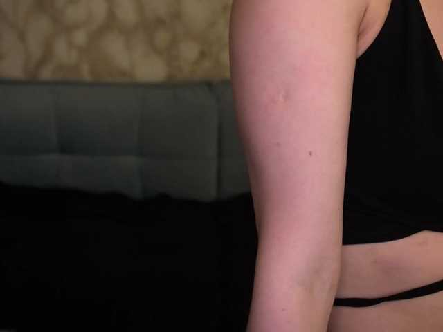 LiviaShy's BongaCams show and profile