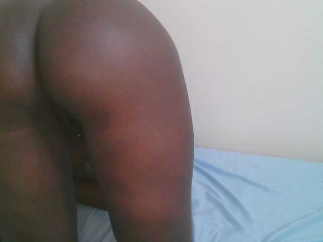 Dark-chocolate001's BongaCams show and profile