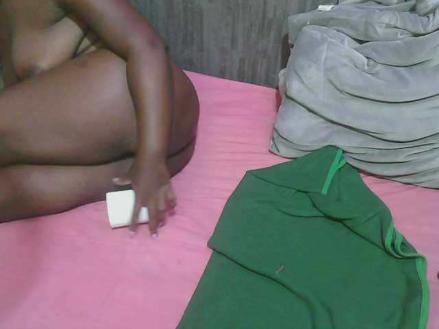 Dark-chocolate001's BongaCams show and profile