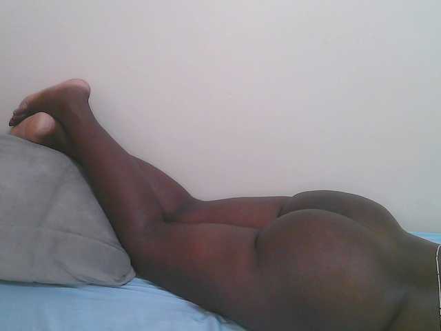 le modèle Dark-chocolate001 est en webcam porno dans un show sur le site bongacams, il possède les tags suivants: Ebony,Redhead,Shaved