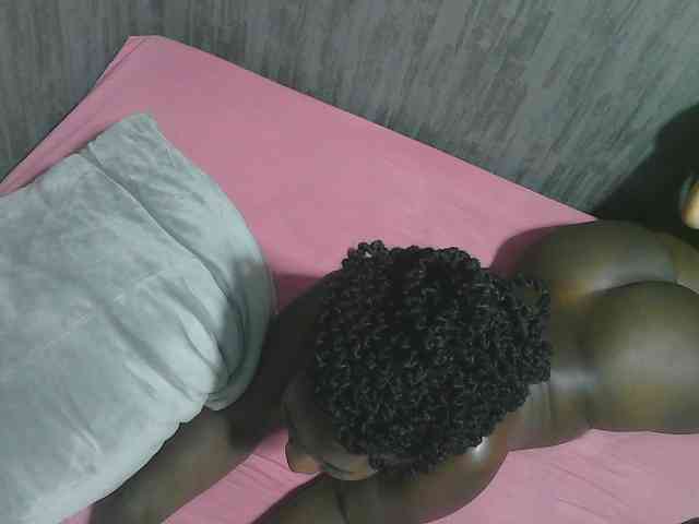 Dark-chocolate001 webcam