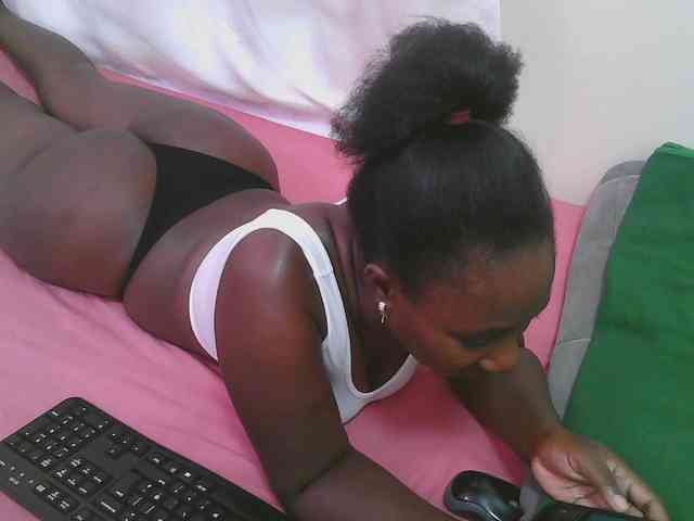 Dark-chocolate001 webcam